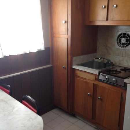 Amber Lantern One-Bedroom Cottage 레이크 헤오르헤 외부 사진
